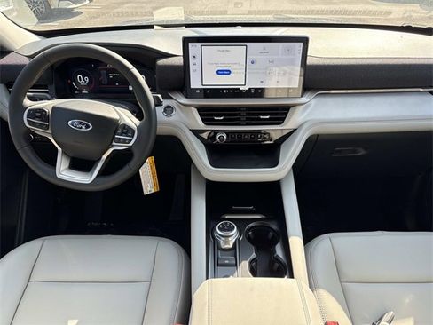New 2025 Ford Explorer Active w/ Active Comfort Package image 16