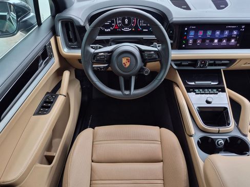 Certified 2026 Porsche Cayenne AWD/4WD image 15