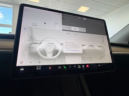 Used 2022 Tesla Model Y Performance AWD/4WD image 31