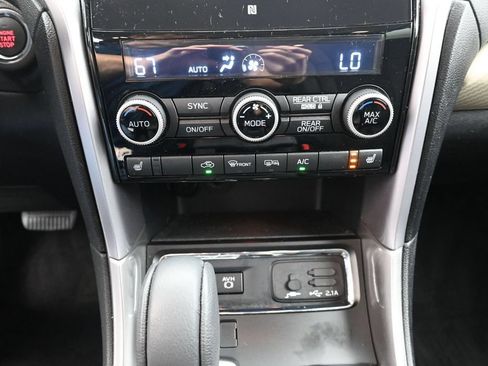 Used 2022 Subaru Ascent Premium w/ Convenience Package AWD/4WD image 13