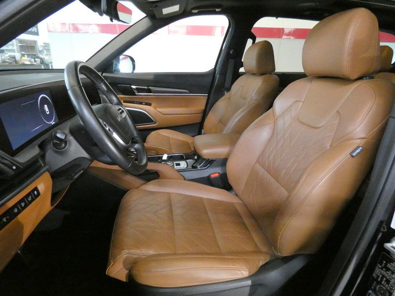 Used 2023 Kia Telluride AWD image 9