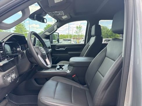 Used 2025 GMC Sierra 2500 SLT w/ SLT Premium Package image 12