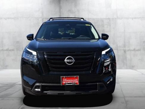 New 2025 Nissan Pathfinder SV image 4