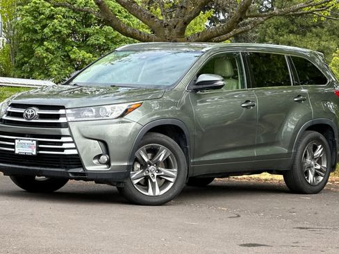 Used 2017 Toyota Highlander Limited Platinum AWD/4WD image 1
