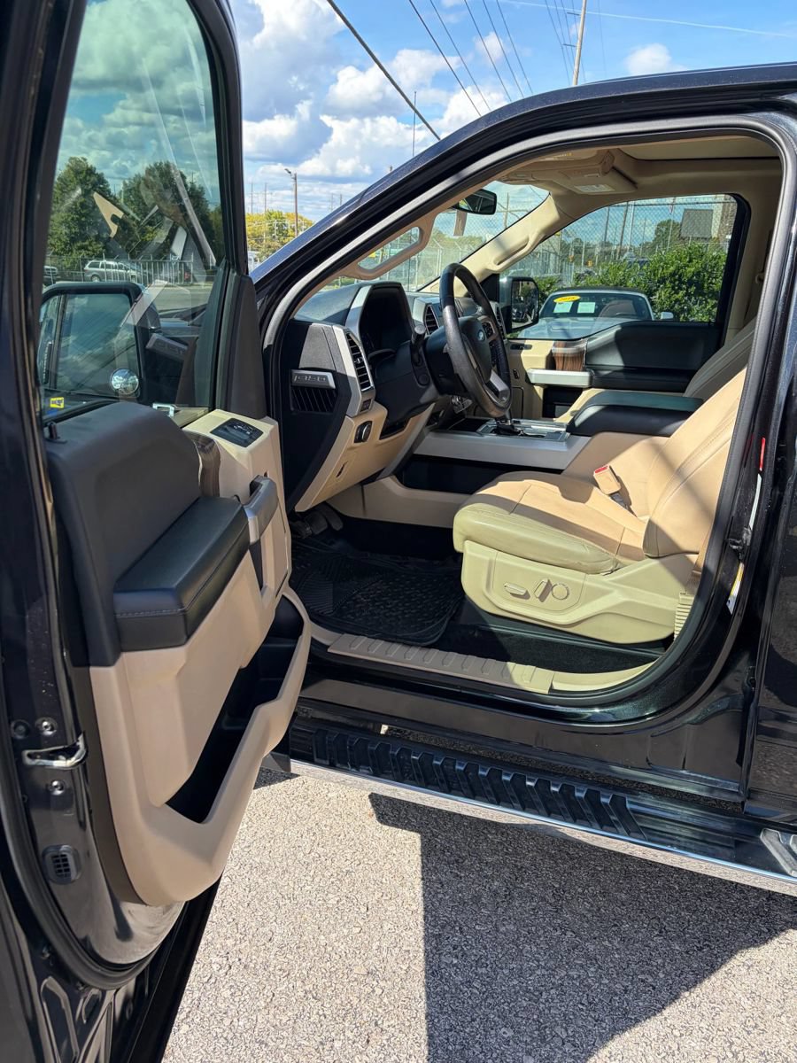 Used 2015 Ford F150 Lariat w/ Equipment Group 502A Luxury RWD image 9