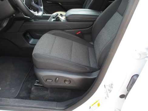 Used 2025 GMC Acadia Elevation image 10