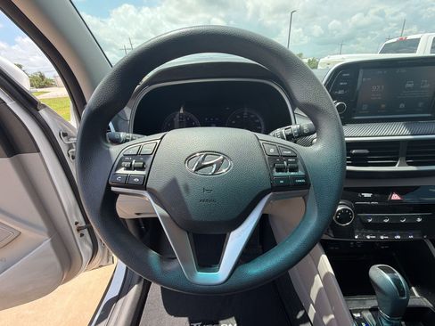 Used 2020 Hyundai Tucson Value FWD image 16