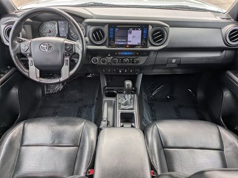 Used 2019 Toyota Tacoma TRD Off-Road AWD/4WD image 16