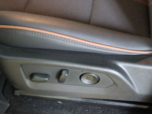 Used 2024 GMC Canyon AT4 image 11