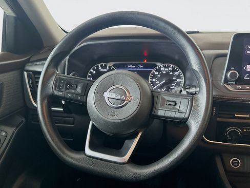 Used 2023 Nissan Rogue S image 18