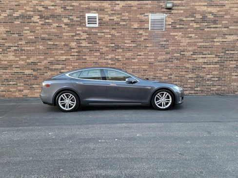 Used 2015 Tesla Model S 70D AWD/4WD image 2