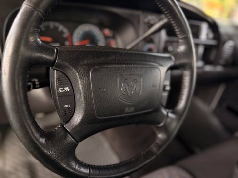 Used 2001 Dodge Ram 1500 Truck 2WD Quad Cab image 29