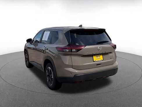 Used 2025 Nissan Rogue SV AWD/4WD image 11
