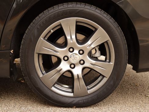 Used 2017 Toyota Sienna SE image 43