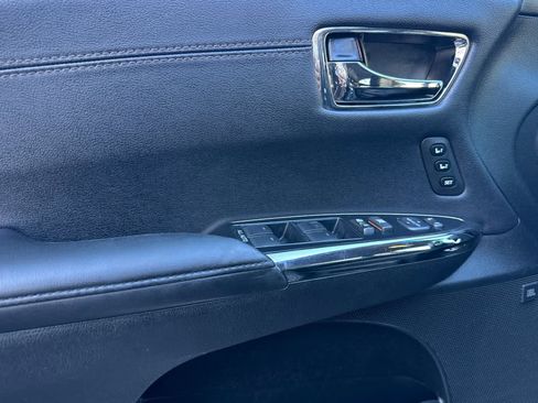 Used 2017 Toyota Avalon Limited image 12
