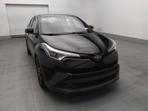 Used 2019 Toyota C-HR XLE FWD image 14