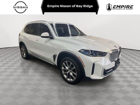 Used 2024 BMW X5 xDrive40i w/ Premium Package AWD/4WD image 1