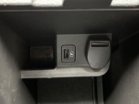 Used 2020 Nissan Rogue SV AWD/4WD image 23