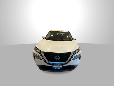 Used 2023 Nissan Rogue SV image 3