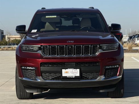 Used 2023 Jeep Grand Cherokee L Limited w/ Luxury Tech Group II image 6