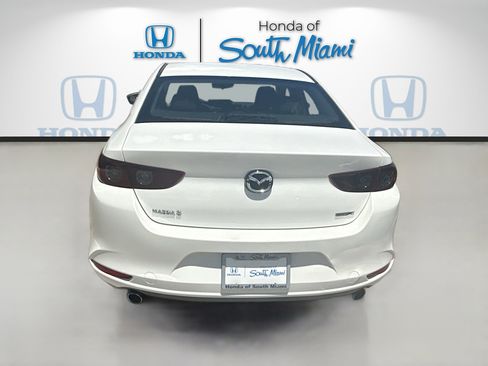 Used 2020 MAZDA MAZDA3 Sedan FWD image 6