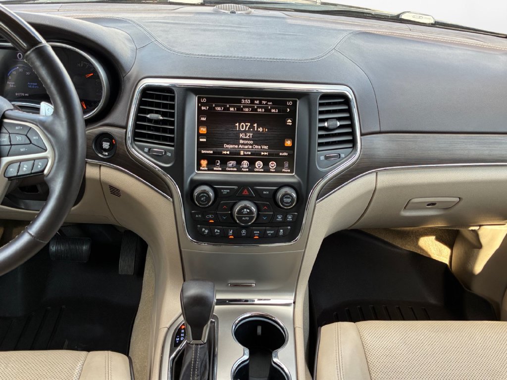 Used 2017 Jeep Grand Cherokee Overland w/ Jeep Active Safety Group RWD image 3