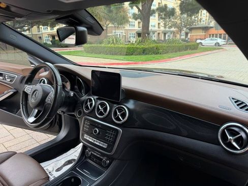 Used 2018 Mercedes-Benz CLA 250 image 54