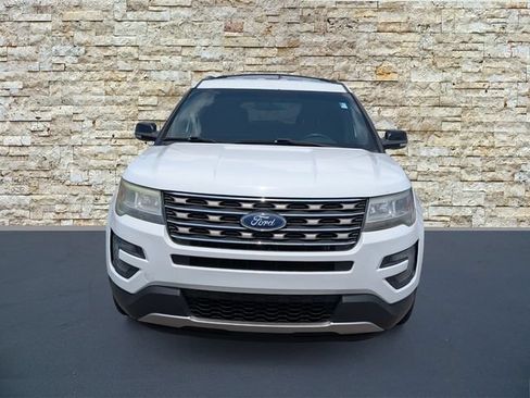 Used 2016 Ford Explorer XLT AWD/4WD image 4
