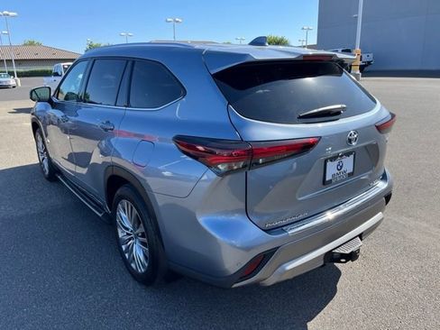 Used 2024 Toyota Highlander Platinum AWD/4WD image 7
