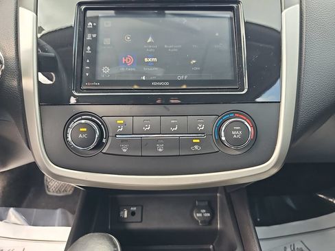 Used 2017 Nissan Altima 2.5 SR w/ Midnight Edition Package FWD image 23