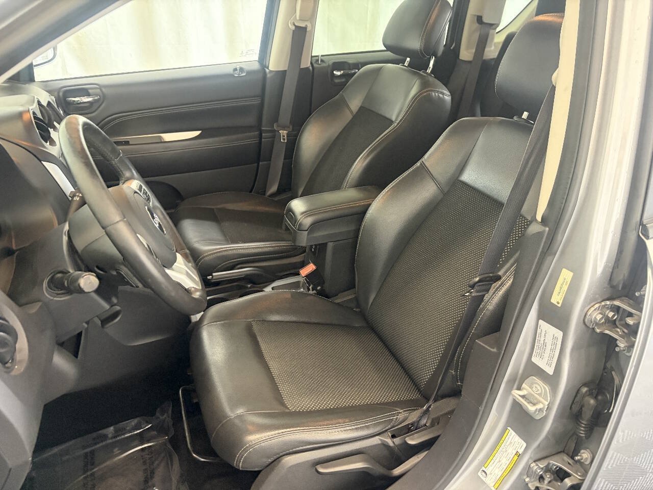 Used 2016 Jeep Compass Latitude AWD/4WD image 15