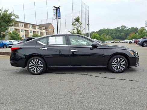 Used 2025 Nissan Altima 2.5 SV FWD image 30