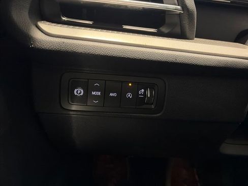 New 2027 Chevrolet Traverse LT w/ LPO, Floor Liner Package AWD/4WD image 17