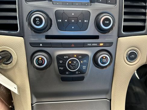 Used 2016 Ford Taurus SEL FWD image 25