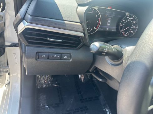 Used 2025 Nissan Altima 2.5 SV FWD image 13