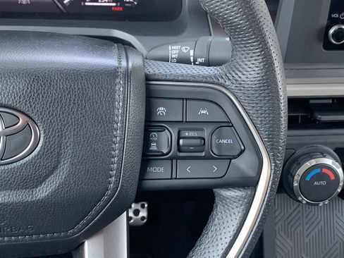 Used 2025 Toyota Tacoma TRD Sport AWD/4WD image 11
