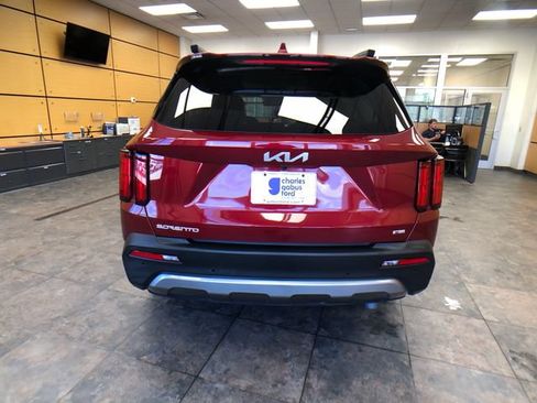 Used 2023 Kia Sorento AWD image 6