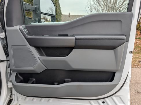 Used 2025 Ford F250 XLT image 38