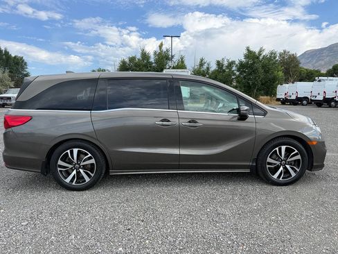 Used 2019 Honda Odyssey Elite image 2