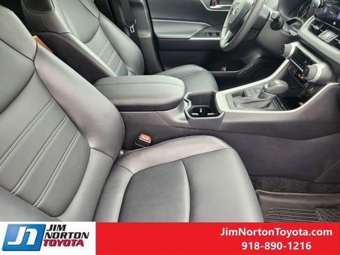 Used 2025 Toyota RAV4 XLE Premium w/ Weather Package AWD/4WD image 15