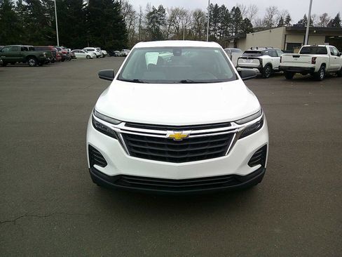 Used 2022 Chevrolet Equinox LS image 8