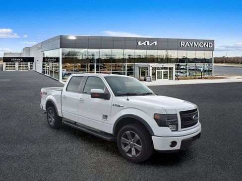Used 2014 Ford F150 FX4 w/ Equipment Group 402A Luxury AWD/4WD image 10