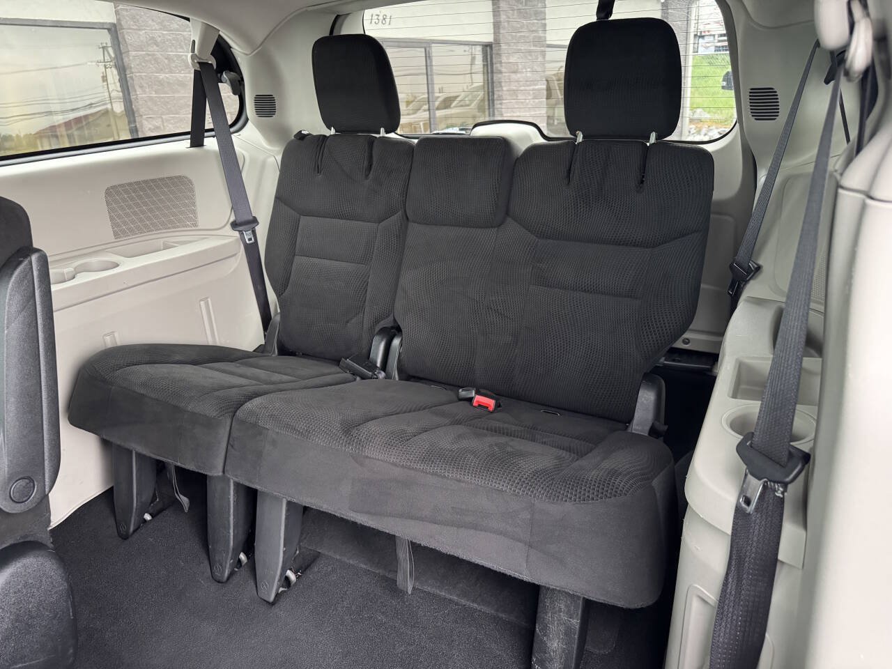Used 2017 Dodge Grand Caravan SE FWD image 10