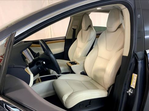 Used 2018 Tesla Model X 75D image 7