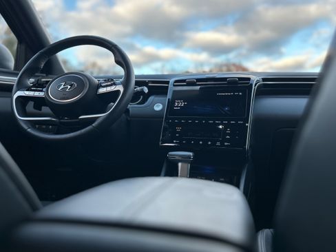 Used 2024 Hyundai Santa Cruz Limited image 2