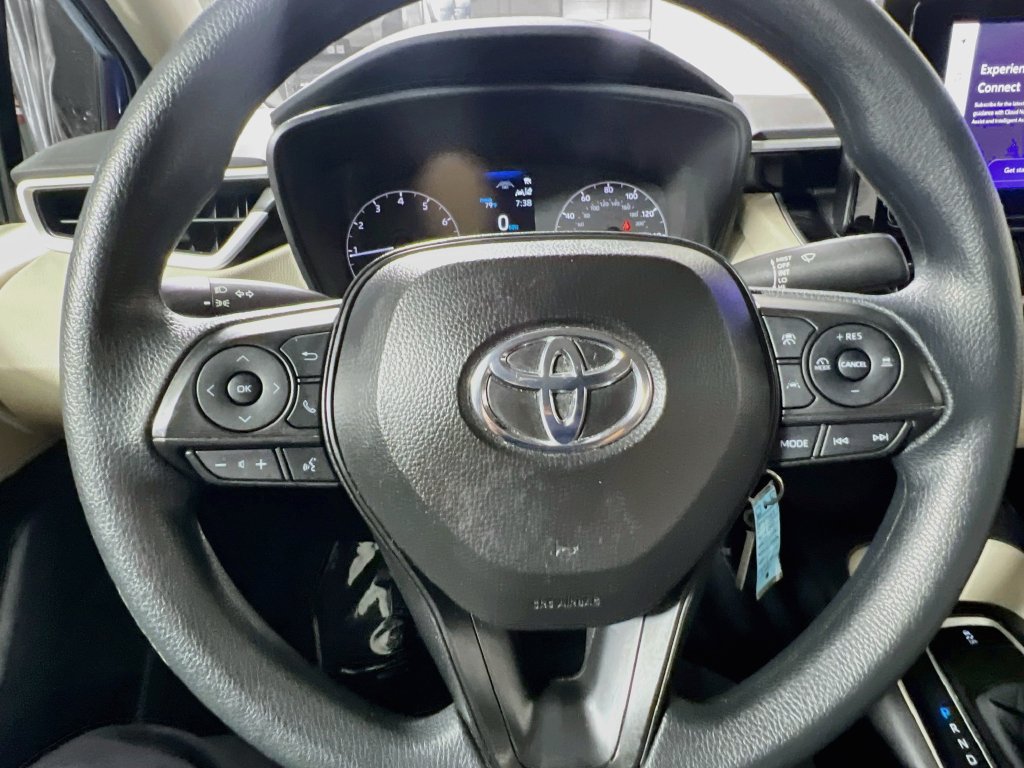 Used 2025 Toyota Corolla LE FWD image 15