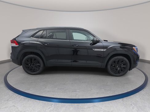 New 2026 Volkswagen Atlas Cross Sport SE FWD image 4