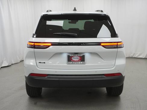 New 2026 Jeep Grand Cherokee Altitude AWD/4WD image 10