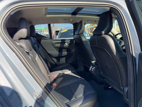 Certified 2023 Volvo XC40 B5 Plus w/ Protection Package Premier image 11