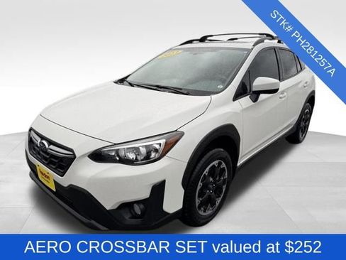 Used 2023 Subaru Crosstrek 2.0i Premium image 3
